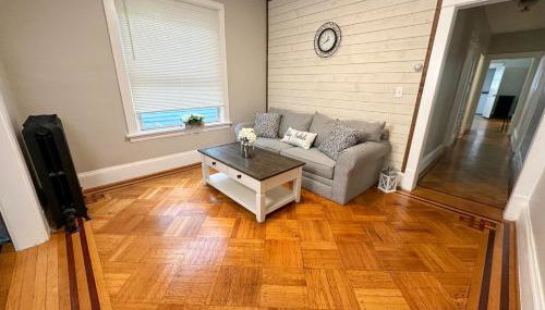 The Allen House - 3 Bedroom - 2 Full Bath - Private Gorgeous Apartment - Sleeps 8 - Foto 3