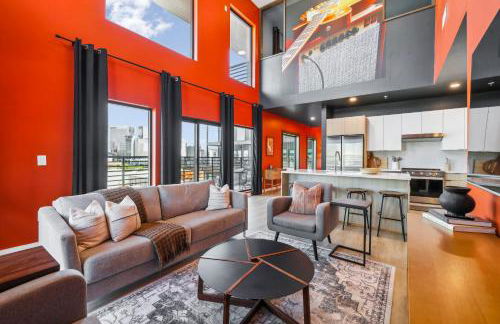 The Rhythm and Rooftop Penthouse Walk To Broadway with Pool and Amazing Views - Foto 1