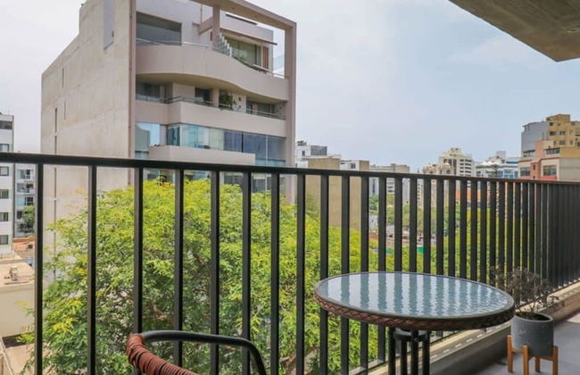 w Fascinating 1BR With Balcony in Miraflores - Photo 16