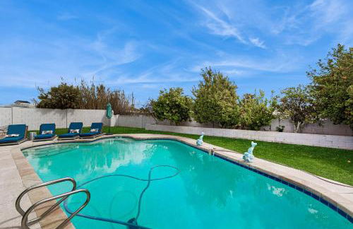 Lounge Poolside Scottsdale Gem with Game Room! - Foto 2