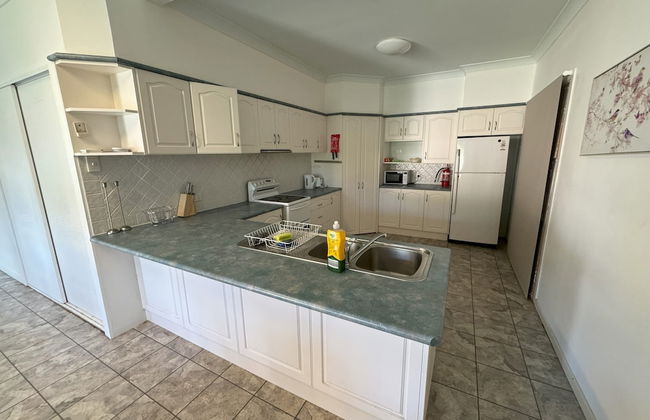 Ryan St Apartments - Photo 11