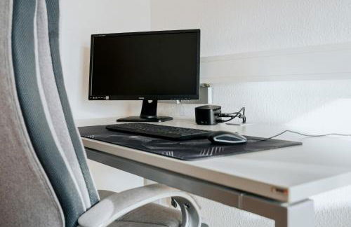 BlissPlace 3 Zi Premium Apartment nahe GETEC Arena mit Kingsize Betten und Balkon - Foto 9