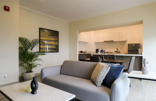 w Majestic 2BR w Modern Balcony in Miraflores - Photo 4