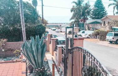 Cozy beach home walking distance from ocean - Foto 9