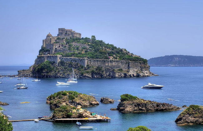 Serene Stay by the Shore - Photo 42