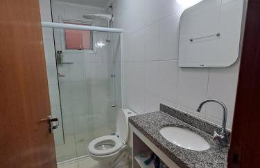 LINDO APARTAMENTO EM UBATUBA NA PRAIA DO ITAGUA, SAUNA, PISCINA, WI-FI, AR CONDICIONADO, 2 VAGAS DE ESTACIONAMENTO e BELA VISTA DA SACADA - Foto 5