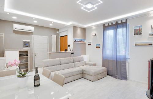 La Casa di Mara con Piscina, Giardino, Parcheggio Privato a Sistiana - Foto 2