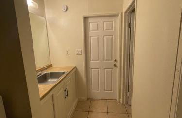 Crown Inn & Suites - Foto 10