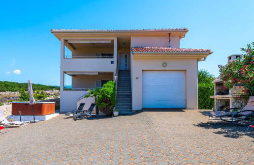 House Goran - Photo 2