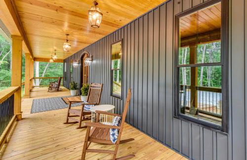 Luxurious Clarkesville Cabin with Decks and Fire Pit - Foto 36