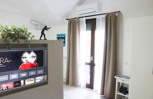 La Suite dell'Artista SWIMMING POOL AND AIR CONDITIONING - Photo 10