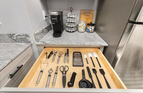 Remodeled Washer Dryer Mins to Beach & Downtown - Foto 19