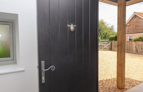 Bumblebee Cottage - Photo 4