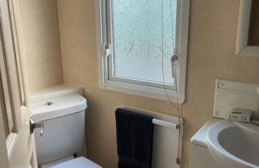 Beautiful 2-Bed Static caravan - Photo 9