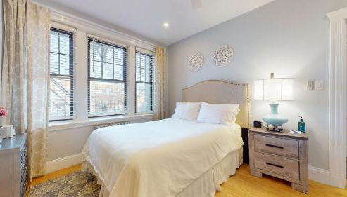 Renovated, Spacious Studio, Near Bc, Bu, Porch - Foto 4