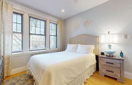 Renovated, Spacious Studio, Near Bc, Bu, Porch - Foto 4