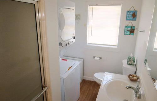 Whip-o-Will Woods: Dog-Friendly Cape Cottage - Photo 12