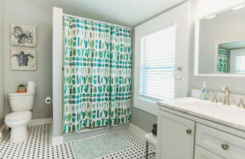 Luxe 3BR Retreat Nr Downtown & Pier Pet-Friendly - Foto 43