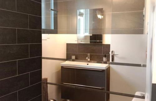 Maison rénovée proche Vichy : 3 chambres, cour fermée, tout inclus, idéal curistes et activités naturelles - FR-1-489-481 - Foto 21