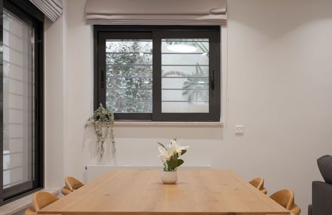 Athenian Riviera Secluded Apartment - Photo 22