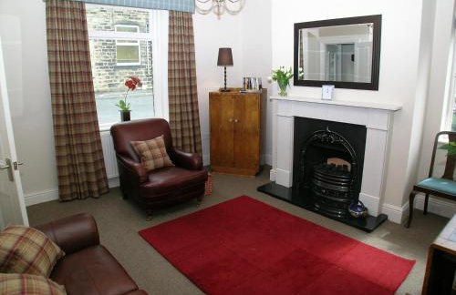 Ted's House - Photo 3