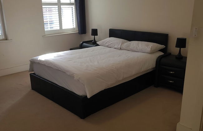 1 Bed Flat - Sleeps 4 - Parking - Wifi - Photo 4