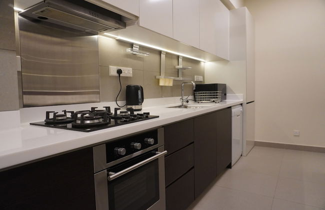 Opulent Comfort Suites - Photo 4