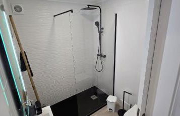 Inside The Sea - Photo 15