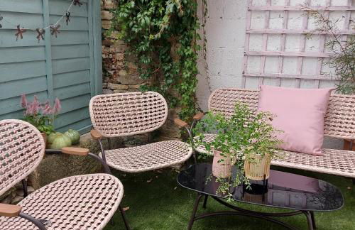 Cheerful 3 bed Grade II Central Cottage - Foto 25