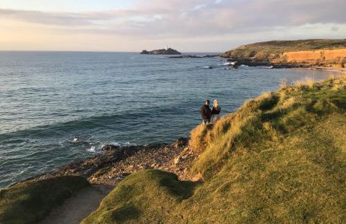 Cozy Camborne Studio Retreat With two Single Beds - Photo 4