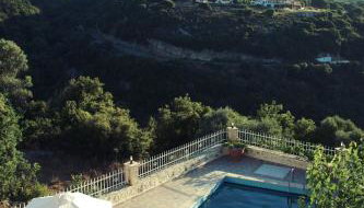 Antigoni Villa, Spacious Nature Retreat with Pool, By ThinkVilla - Foto 5