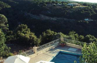 Antigoni Villa, Spacious Nature Retreat with Pool, By ThinkVilla - Foto 5