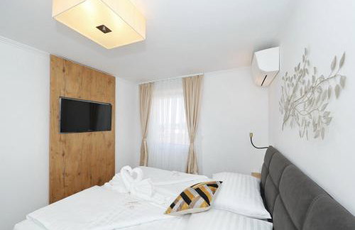 Villa Tin Apartments - Photo 10