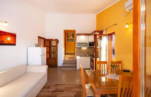 Cozy Apartment In Modric With Wifi - Photo 7