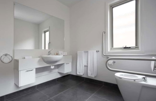 Mansi on Raymond - Photo 11