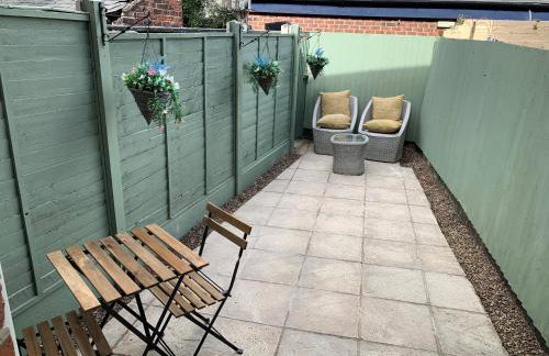 Contemporary & Chic inner terrace 5 mins from Barnsley town centre - Foto 14