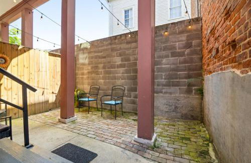 Governors Apartment - Steps to French Quarter - Photo 16