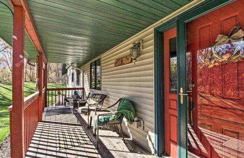 Cabin with Fire Pit and Movie Room, 1 Mi to Lake - Foto 40