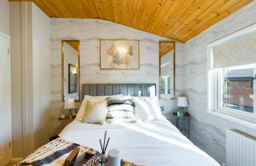 3 Bedroom Lakeview Lodge - Ensuite & Balcony Deck - Foto 33