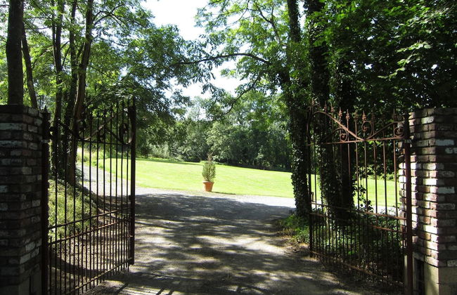 Glorious Holiday Home in Wéris with Hot Tub - Photo 30