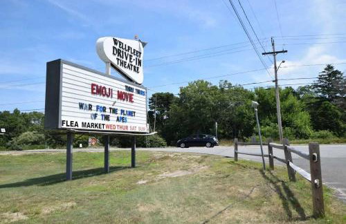 Waterfront Views of Creek- Beach Access - Foto 32