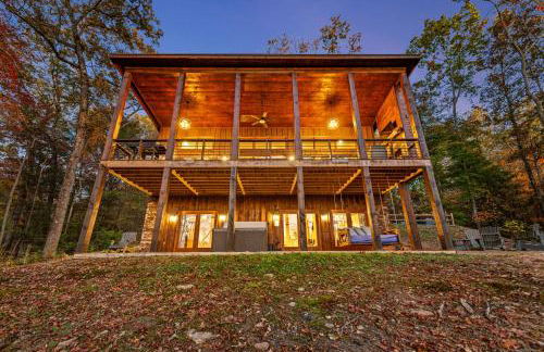 Chardonnay Chalet - Luxe Modern Chalet - Hot Tub, Wi-Fi, Fire Pit, Game Room, Amazing Deck - 15 min to Blue Ridge - Foto 63
