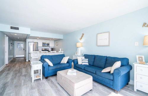 Edgewater Oasis Gorgeous Resort Condo on Beach! - Photo 26