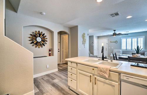 Stylish House with Patio, 8 Mi to Vegas Strip! - Photo 12