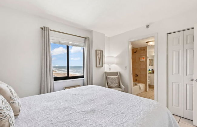 Top Floor Oceanfront Condo w Pool Beach Access - Foto 5