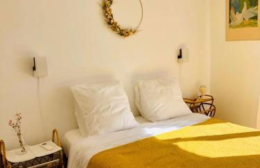 Charmant T3 au milieu des pins, terrasse sud, vue mer, plage à pieds, fibre et garage privé inclus - Foto 1