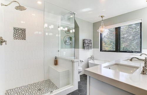 Walk to Lake Arrowhead Village! Home with Lake Views - Foto 17