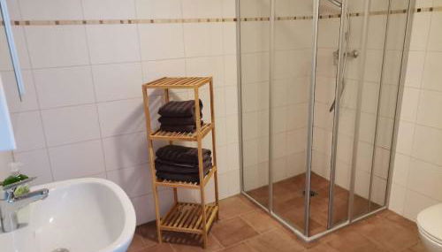 Appartement für 2 Personen Wohn und Schlafzimmer DuschBad Wi8 - Foto 3