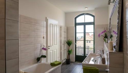 König Albert Residenz nahe BMW , Porsche , DHL und Messe - Foto 4