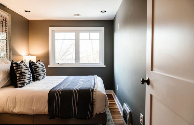 Dt Hot Tub Sauna Huge Yard - Photo 26